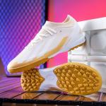 Low-Top Soccer Shoes For Students With Long And Short Studs sole design
