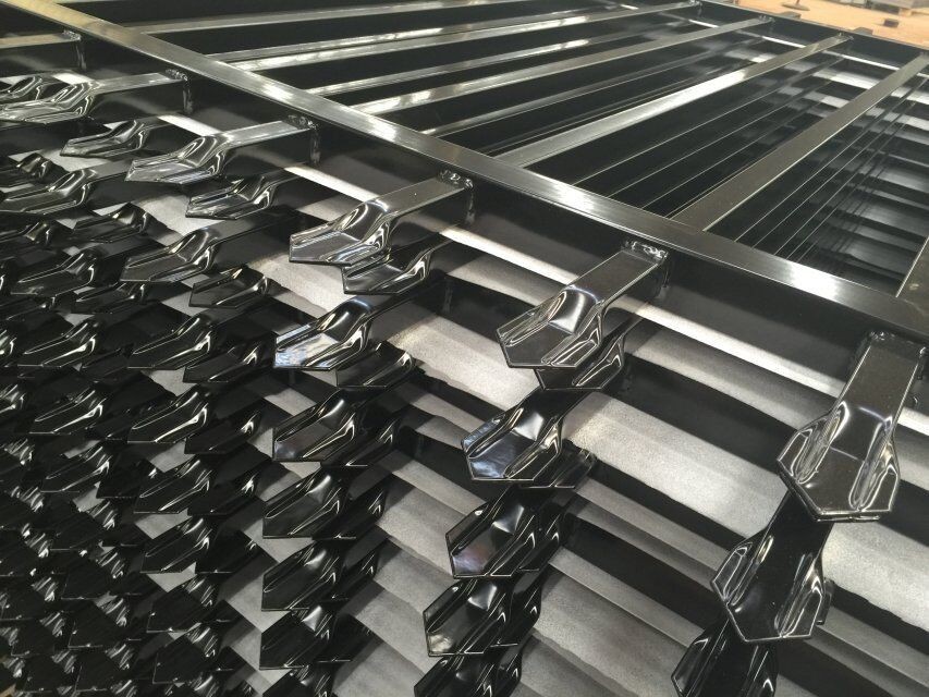 2017 Anping wholesale fence after hot dipped galvanized and PVC powder coated aluminum fence or Garrison fence for Garden
