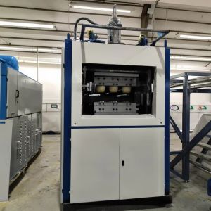 Used high-speed auto plastic cup and plate making machine