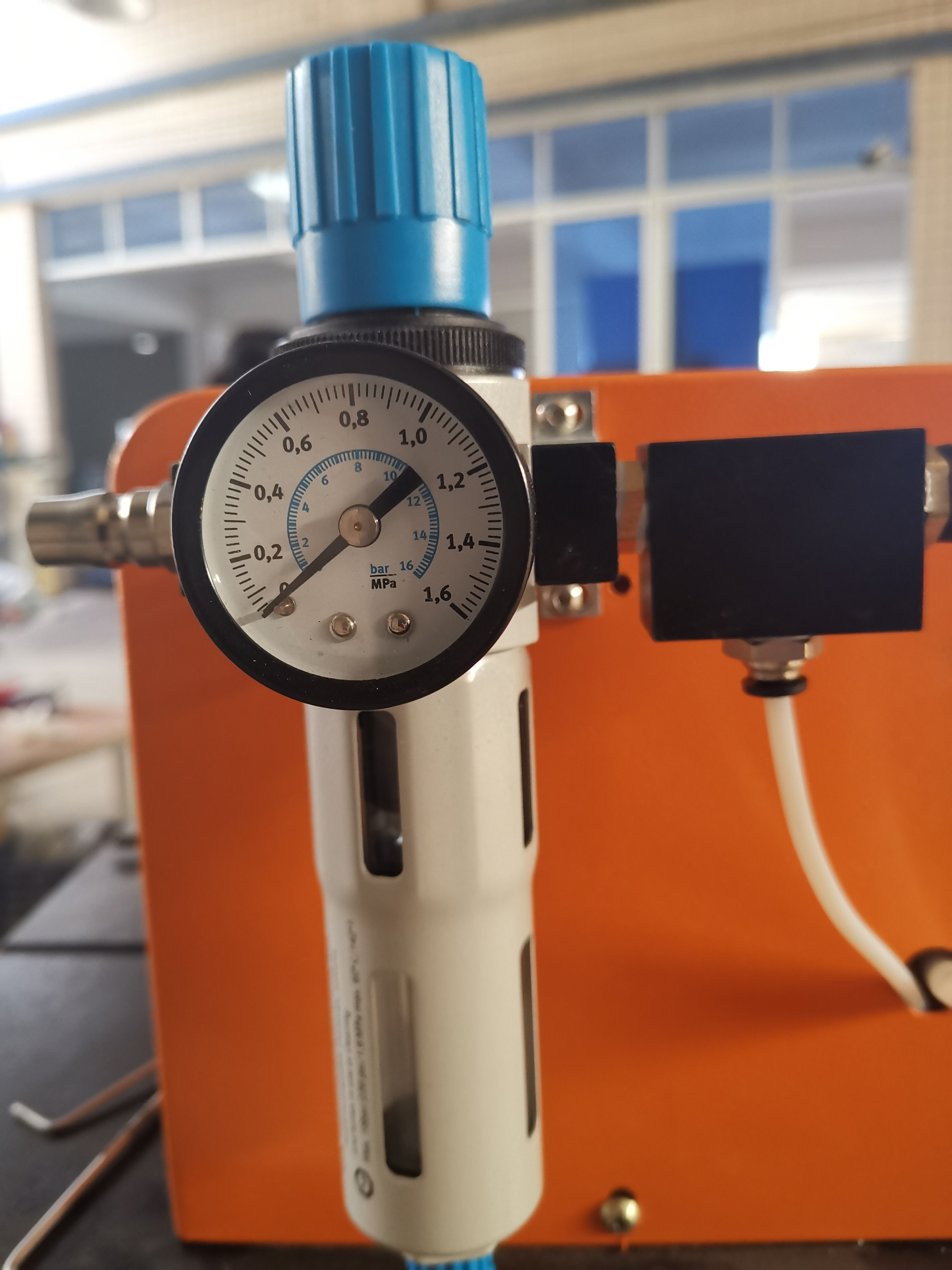 HIGHEST SPEED HOT MELT GLUE APPLICATOR WITH FOUR GUNS