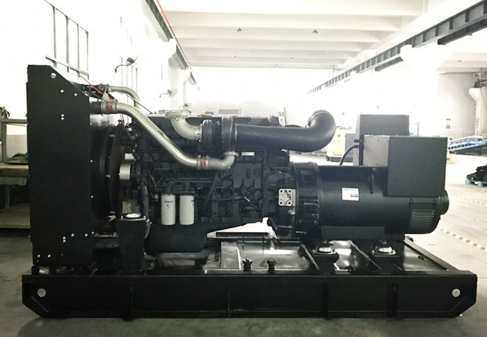 50 / 60HZ Italy FPT Diesel Generator 200kw Durable Genset Silent Type 250kva
