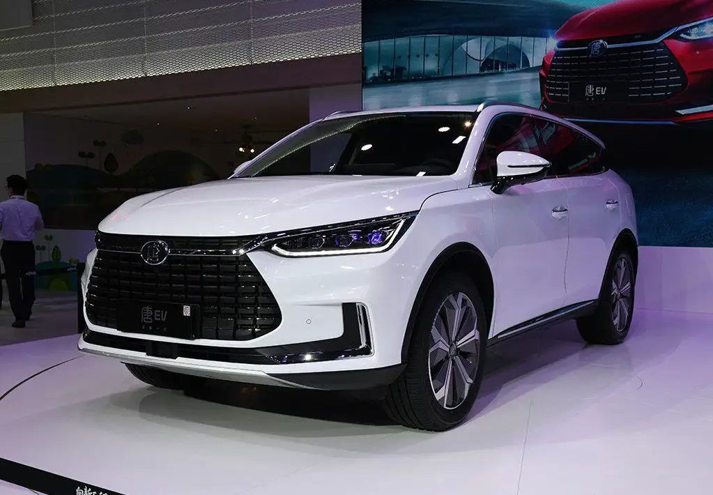 Single Dark Electric Cars with 108kwh Lithium Iron Phosphate Battery and Multi-function LED BYD Automatic Left Drive