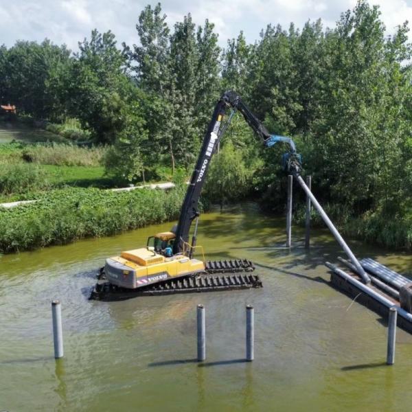 Amphibious Excavator Backhoe Dredging Excavating Machine Floating Pontoon Undercarriage