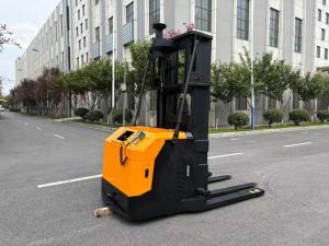 Wholesale Handling AGV Body Load 3500 kgs 51.2V 200 AH Height 5000 mm from china suppliers