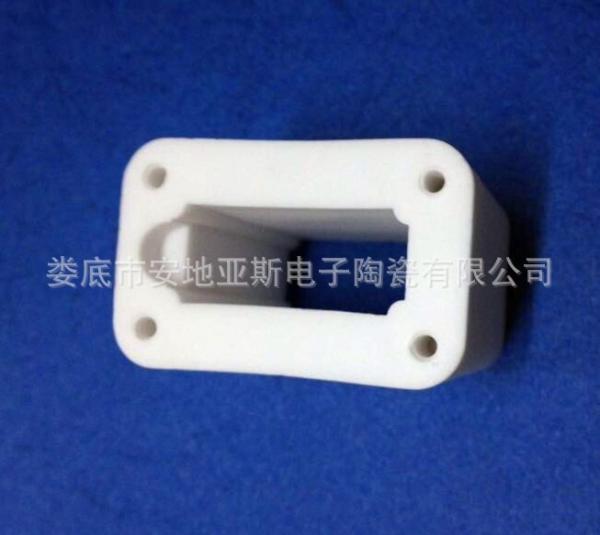330 Kpsi Insulating Electronic Ceramic Components Customized Metallized Alumina