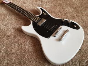 China Custom guitar white color Mosrite logo reversed body 6 string electric guitar factory supply directly on sale