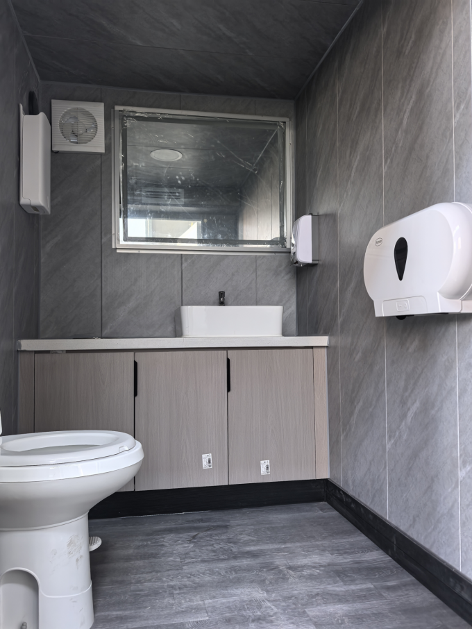 Mobile Toilet Trailer Manufacturer Luxury Portable Restrooms 2 toilets Customized Toilet Trailer 5