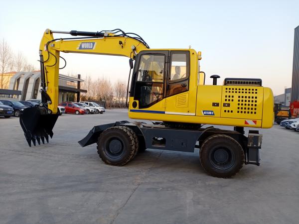 Versatile Small Wheeled Excavator With 252L Fuel Tank Capacity For Various