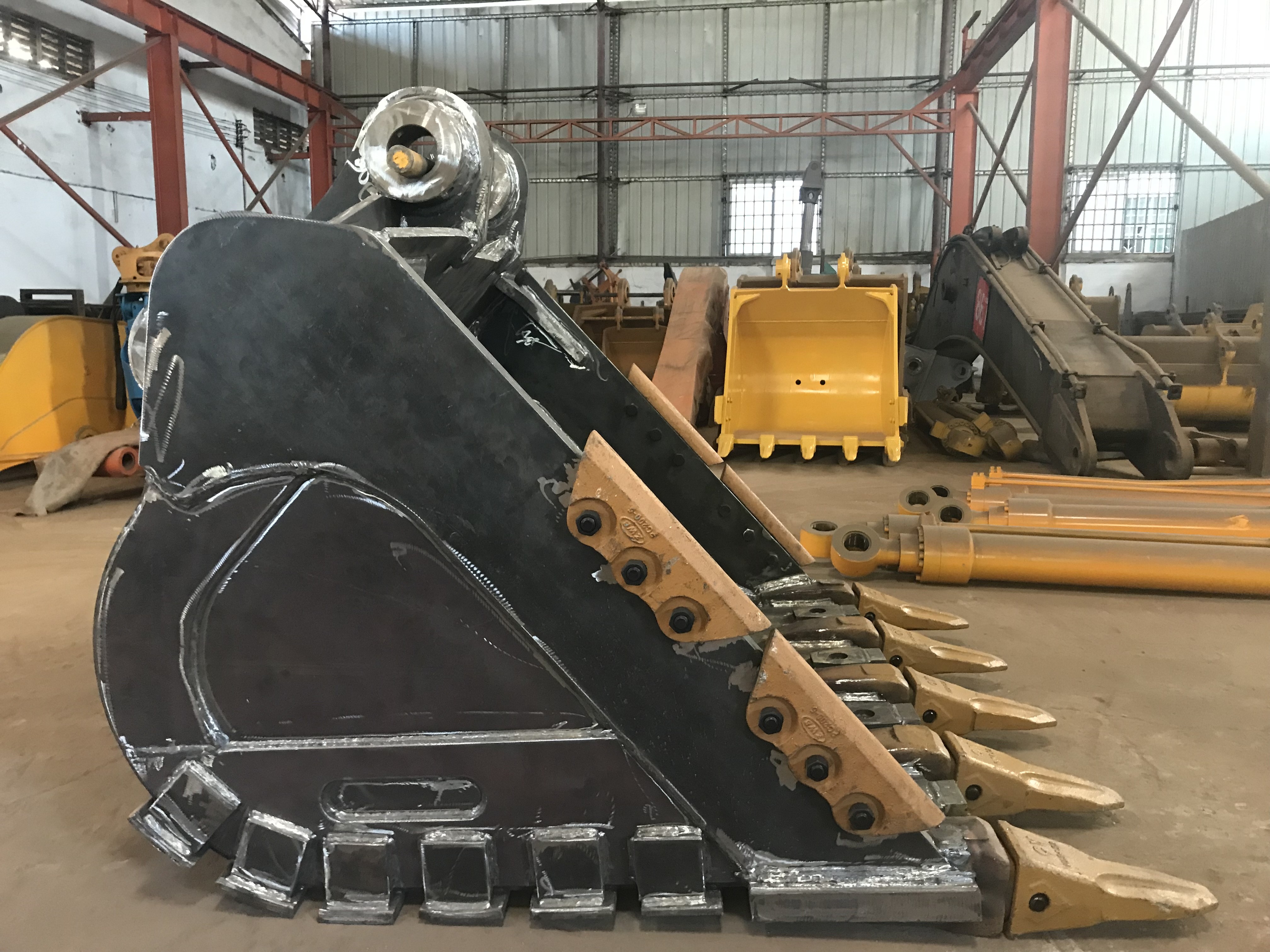 Rock Teeth Bulldozer Bucket For Excavator PC 316E 315DL 312D L