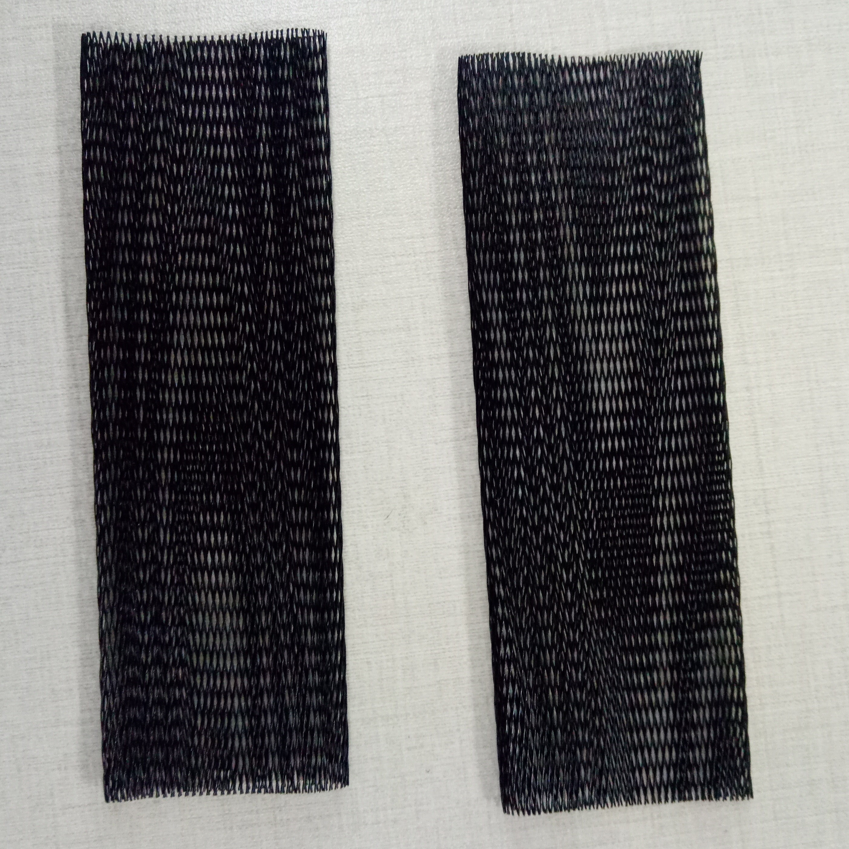 Black Bottle Polyethylene Mesh Sleeves , Bottle Protective Plastic Mesh Sleeve