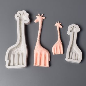 Wholesale Giraffe Cake Mold Eco-Friendly Silicone Baking Tool with Care Instructions and Different Sizes from china suppliers