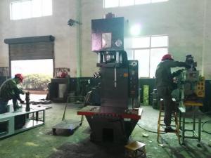 China Steel Bar Straightening hydraulic press machine 100T Bending Force  900mm Stroke on sale