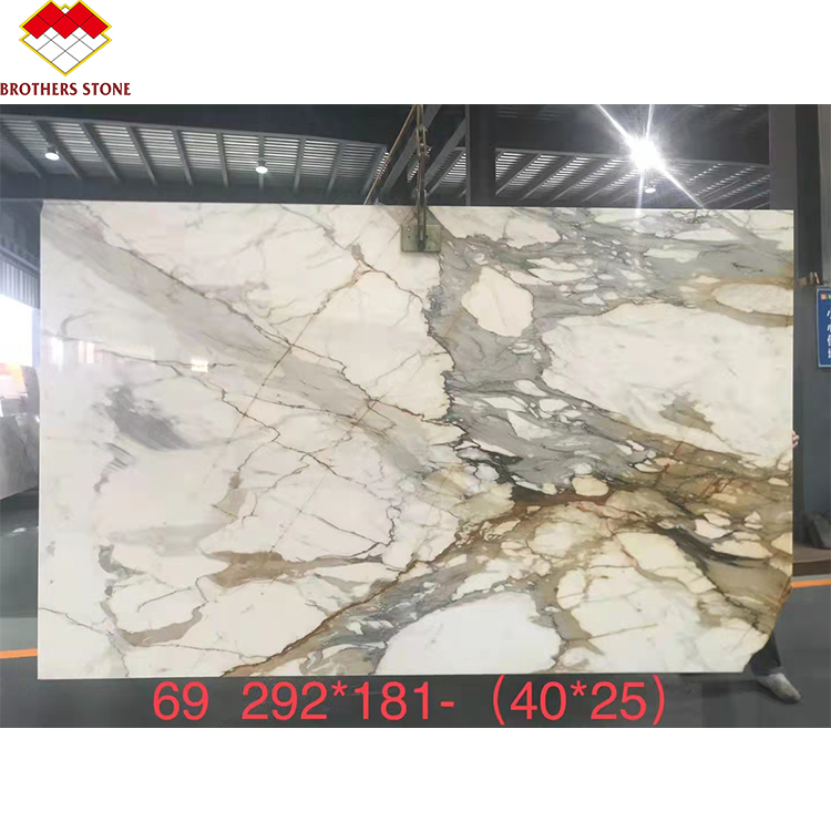 Villa Interior Stair Railing Made of Natural Marble Stone and Calacatta Gold Steps