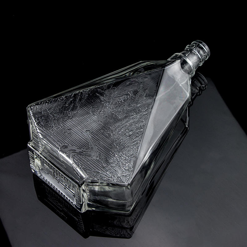Thick Bottom Clear Flint Glass Bottle for Gin Whisky Rum Tequila and Brandy 2022 Design