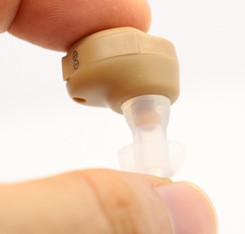 China 2017 newest rechargeable hearing aids for partially-hearing people