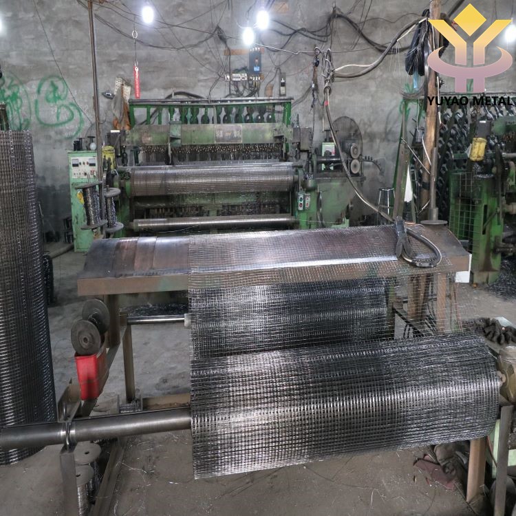 Square Hole 0.8m - 1.5m Height Welded Wire Mesh Rolls PVC Coated For Ram Wire