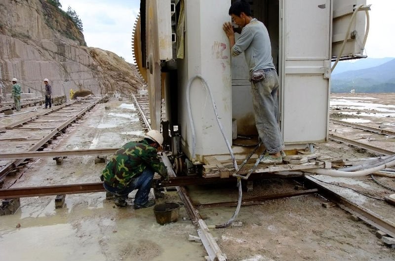 Double Blades Granite Mining Machine