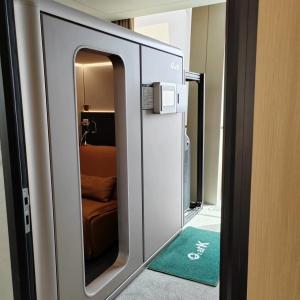 Wholesale Hardshell Vertical Home Hyper Chamber Therapy HBOT Hyperbaric Chamber Diabetes from china suppliers