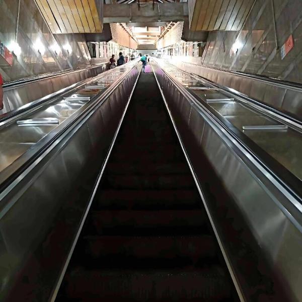 Versatile Residential Escalator Up To 20 Meters Rise Height With Remote