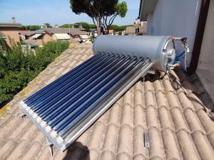Wholesale T/P Valve and Bracket Included 200L High Pressure Solar Water Heater for Roof Top from china suppliers