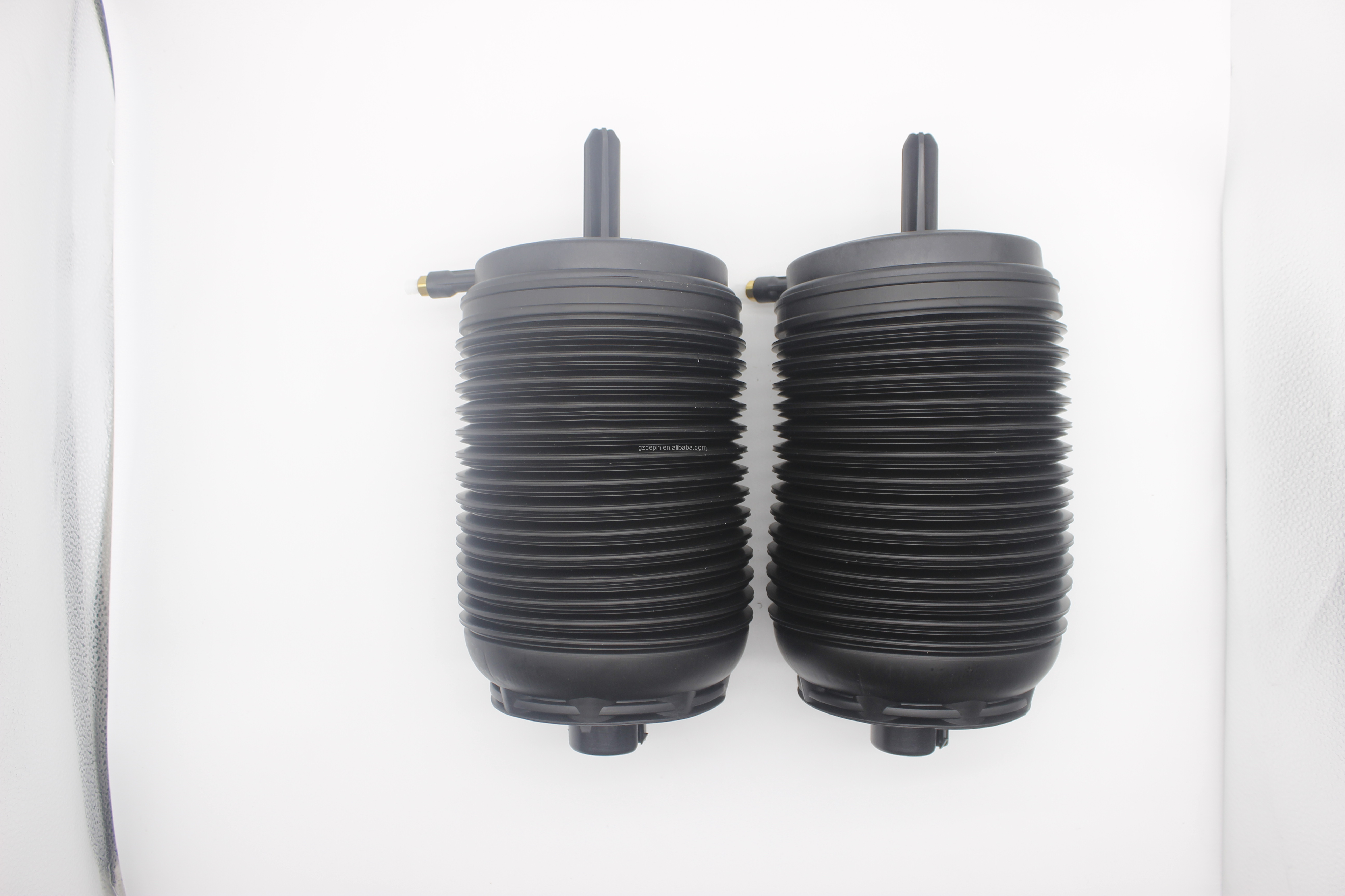Mercedes-Benz Car Fitment 95B616001 95B616002 Rear Air Spring Bellows for Porsche Maca