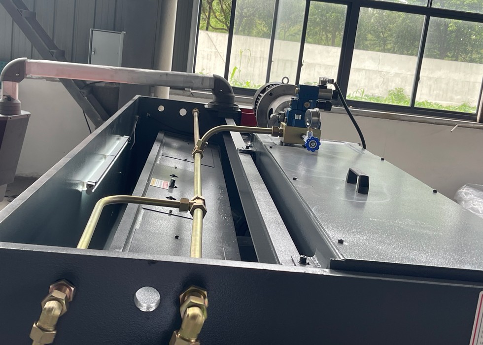 QC11K-4*3200 4mm Thickness E21 Controller Swing Beam Hydraulic Metal Sheet Cutting Machine