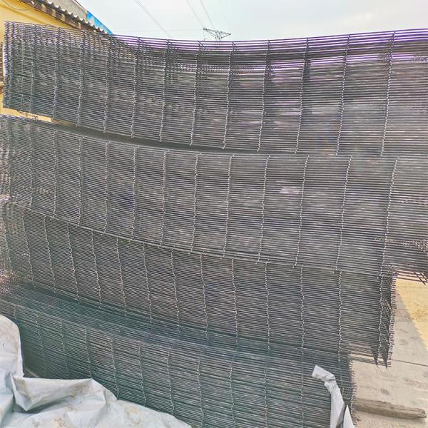 China Manufacturer New Product Galvanized Welded Wire Mesh Fence Panel 30 Meters