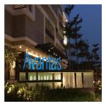 Swimming Swim Spa Pool Transparent Fiber Glass Mosaic Acrylic Panels with LED