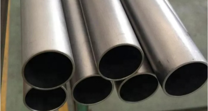 304L 316L Stainless Steel Metal Tube Seamless Pipe 2500mm Cold Drawn