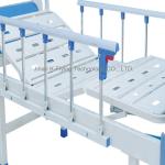 ISO 9001 2 Handles Manual Nursing Bed Detachable Head