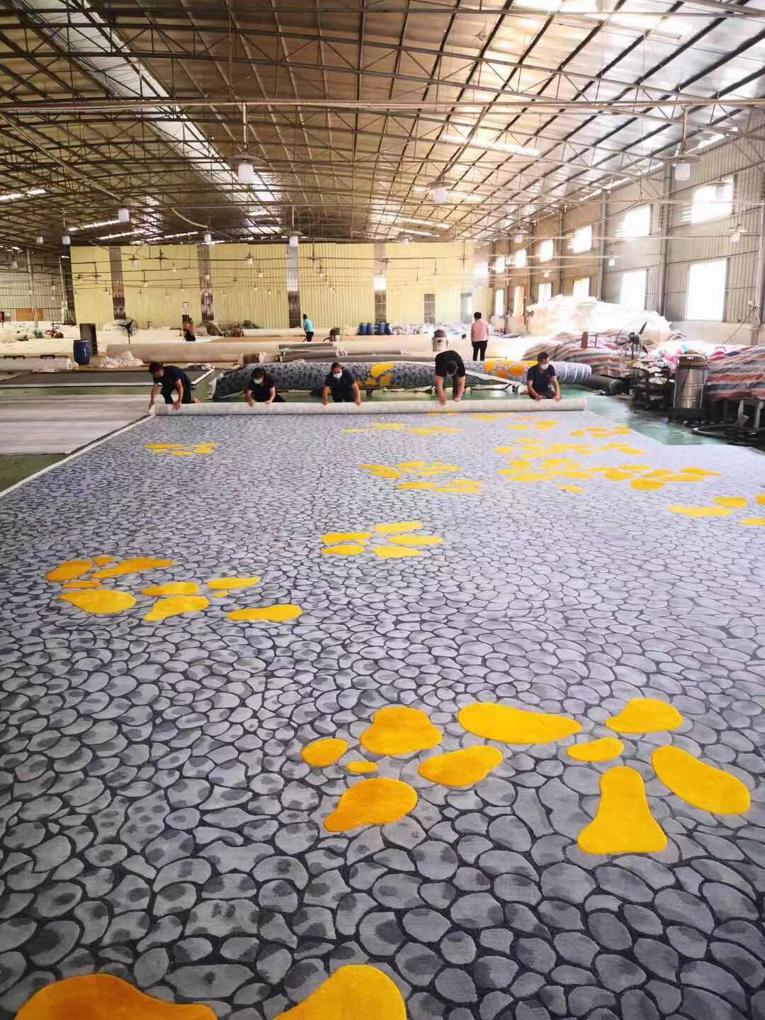 100% Handmade Seasonal Customized Shape Zealand Wool and Silk Carpet for Living Room