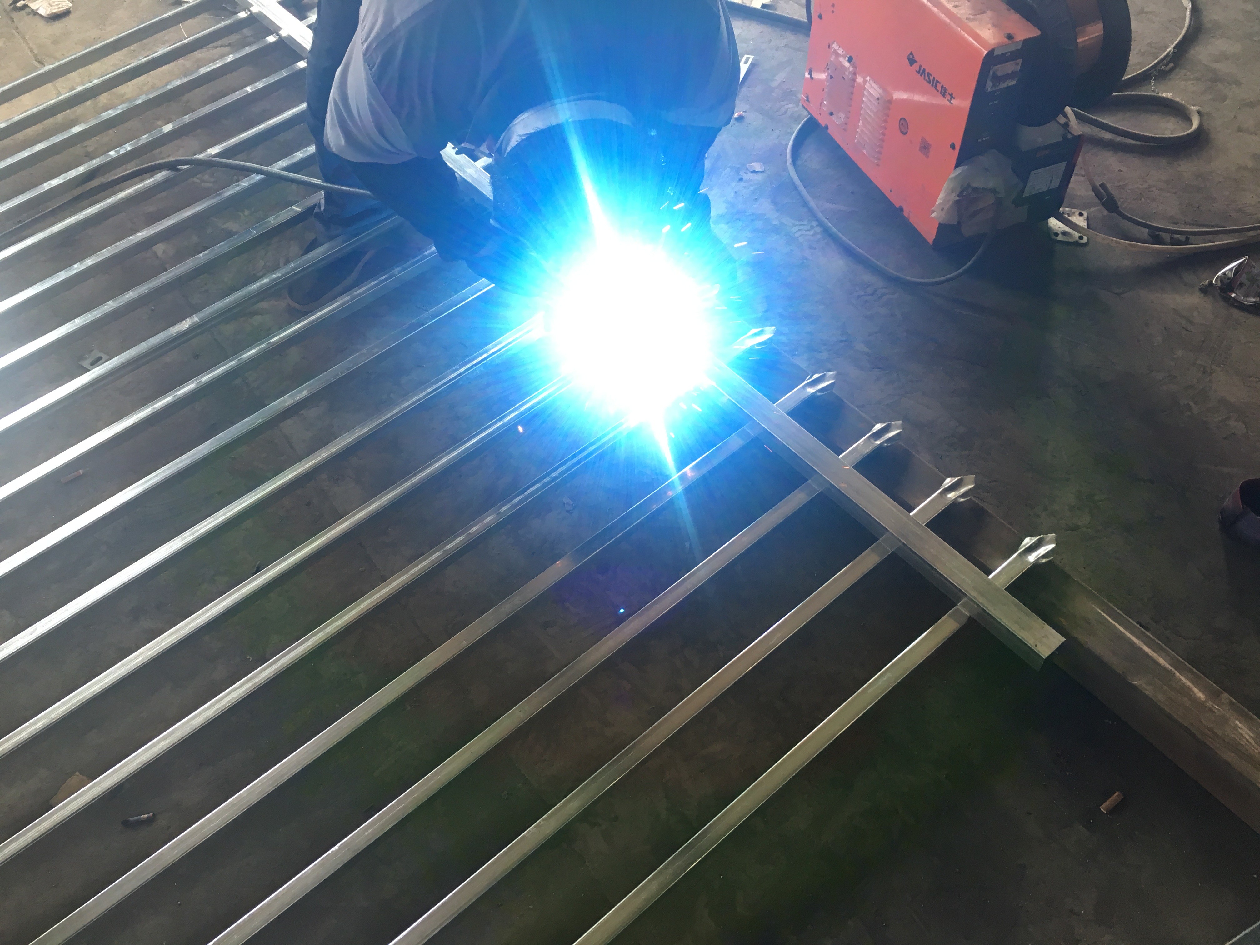 Interpon powder coated Crimped Spear Garrison Tubular Fence Panels 2100mm Height*2400mm width