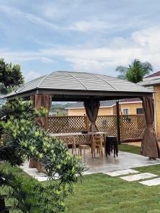 Wholesale Polycarbonate Outdoor Hardtop Gazebo Snow Pressure Resistant Double Tiered Roof from china suppliers