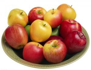 China New Harvest New Crop China Fresh Natural Red and Green Color Apple Fushi Variety on sale