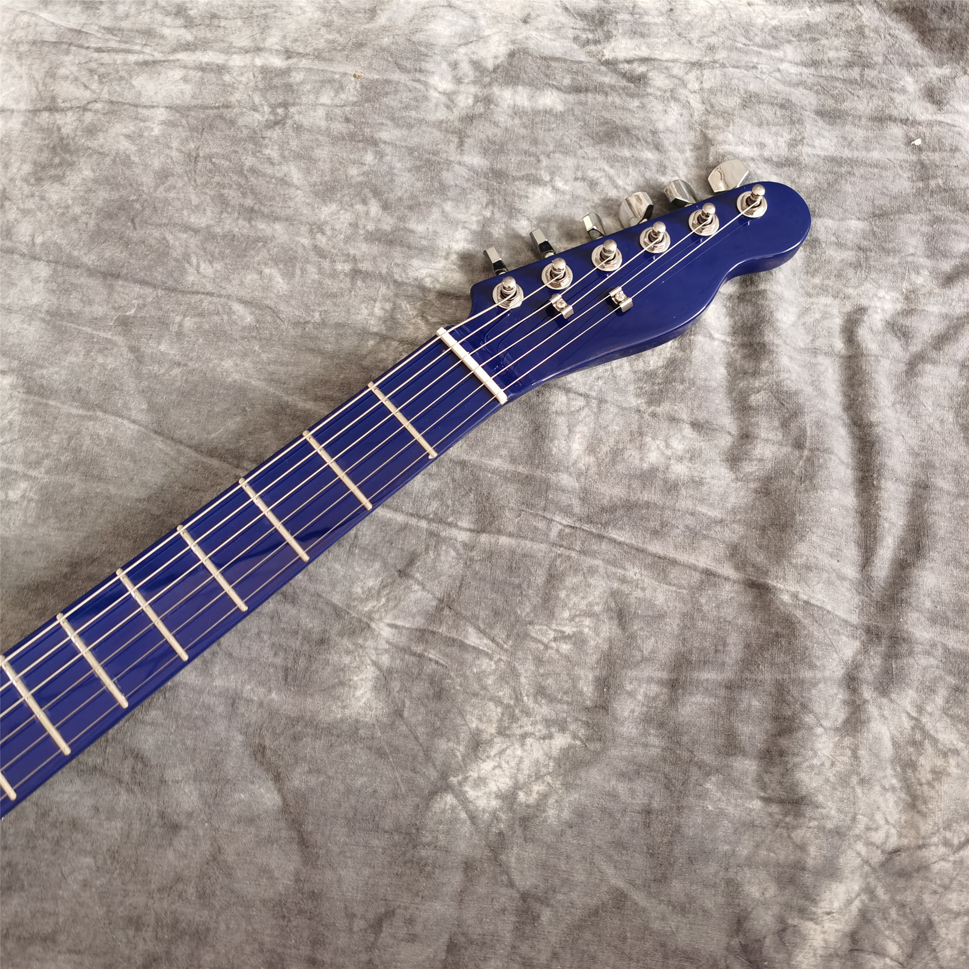 Handmade Painting Flowers on Body Blue Fingerboard and Head Electric Guitar