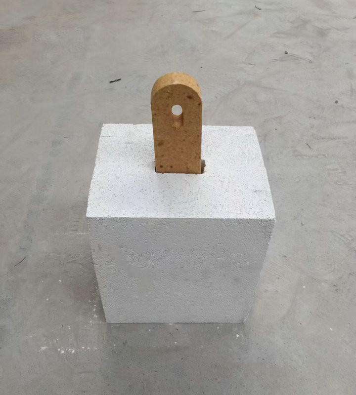 Non Metallic Refractory Insulating Fire Bricks Burning Resistant High Refractoriness