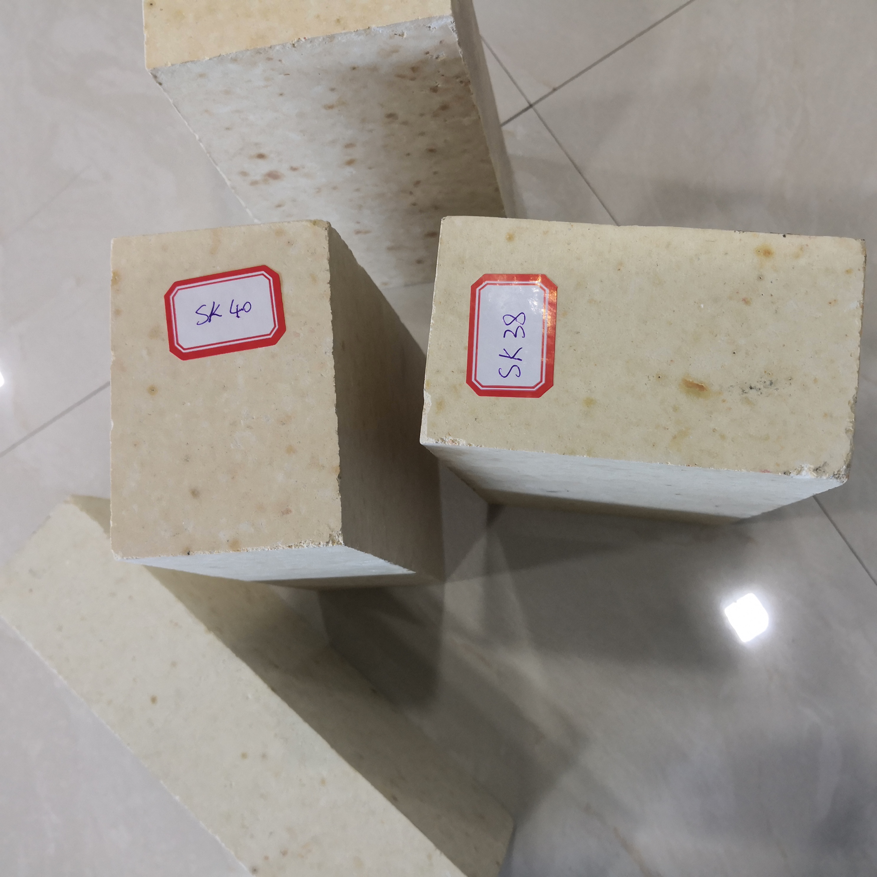 High Temperature High Alumina Lining Brick for Furnaces Al2O3 55% 80% Customized Size