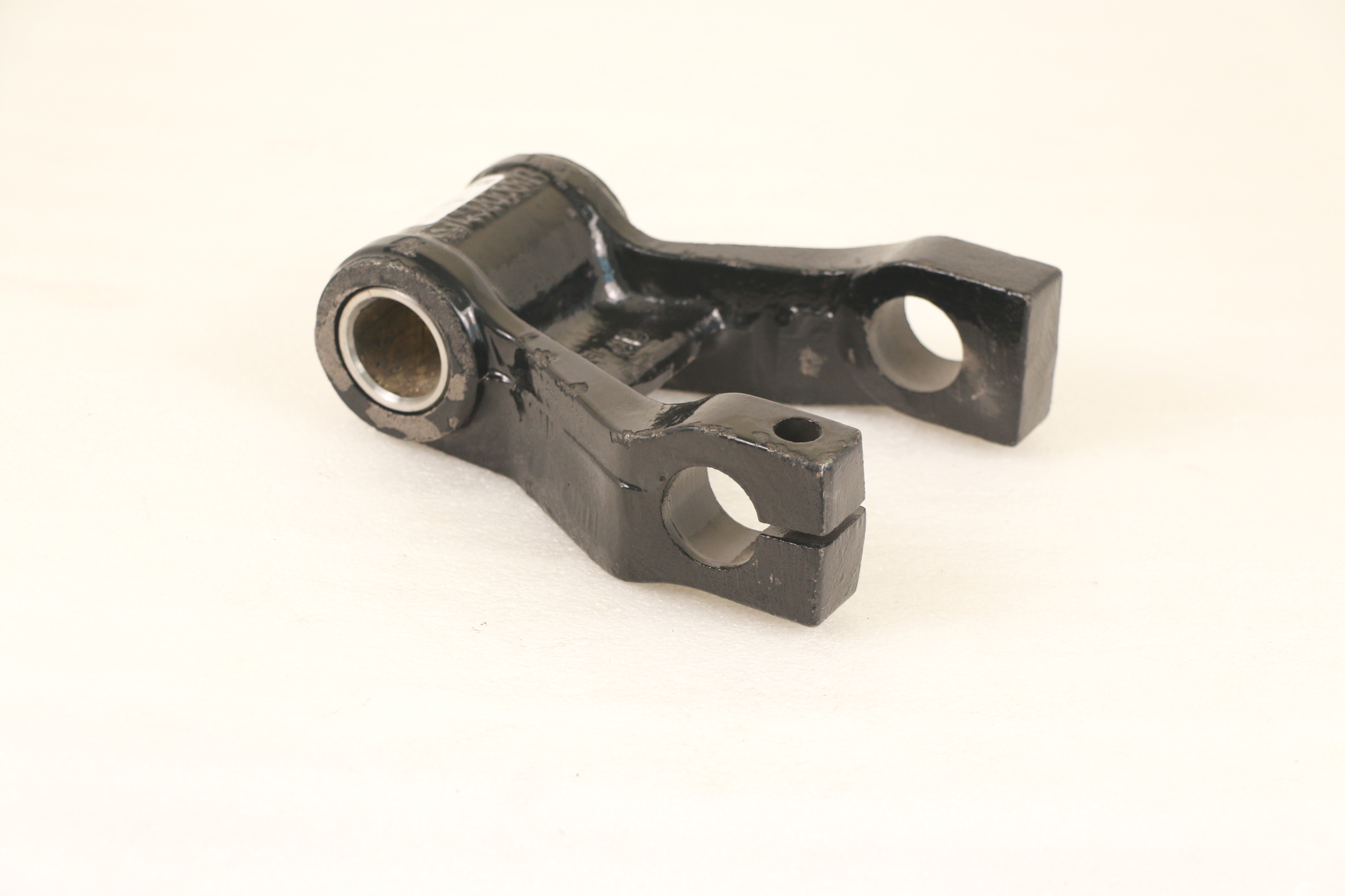 Foton Car Fitment Front Right Leaf Spring Shackle Lifting Lug Assembly with 5cm Height
