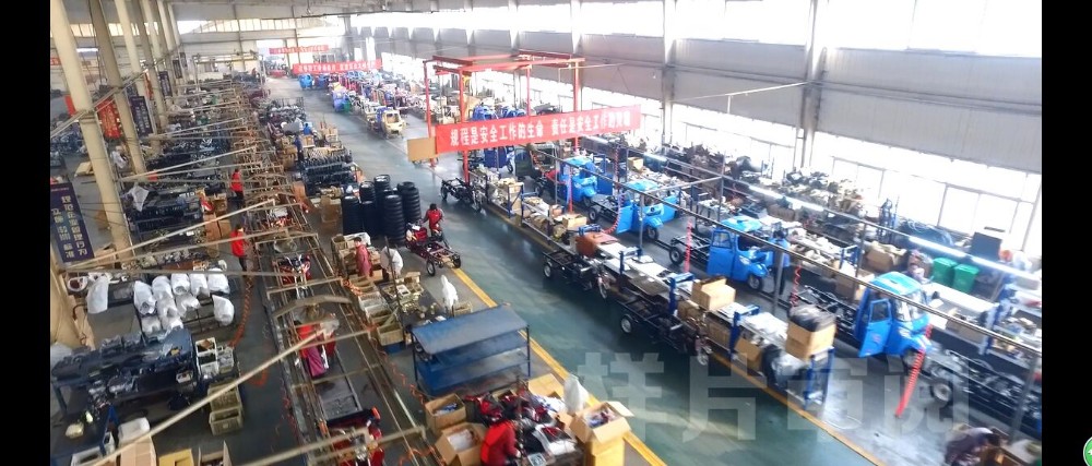 ChineseTricycleFactory2500*1000Size And Open Body Type Motor Electric Carry Cargo Rickshaw Electric Tricycle