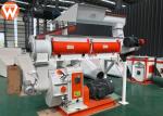 Livestock Cattle Feed Pellet Production Line With Forced Feeding Mouth Durable