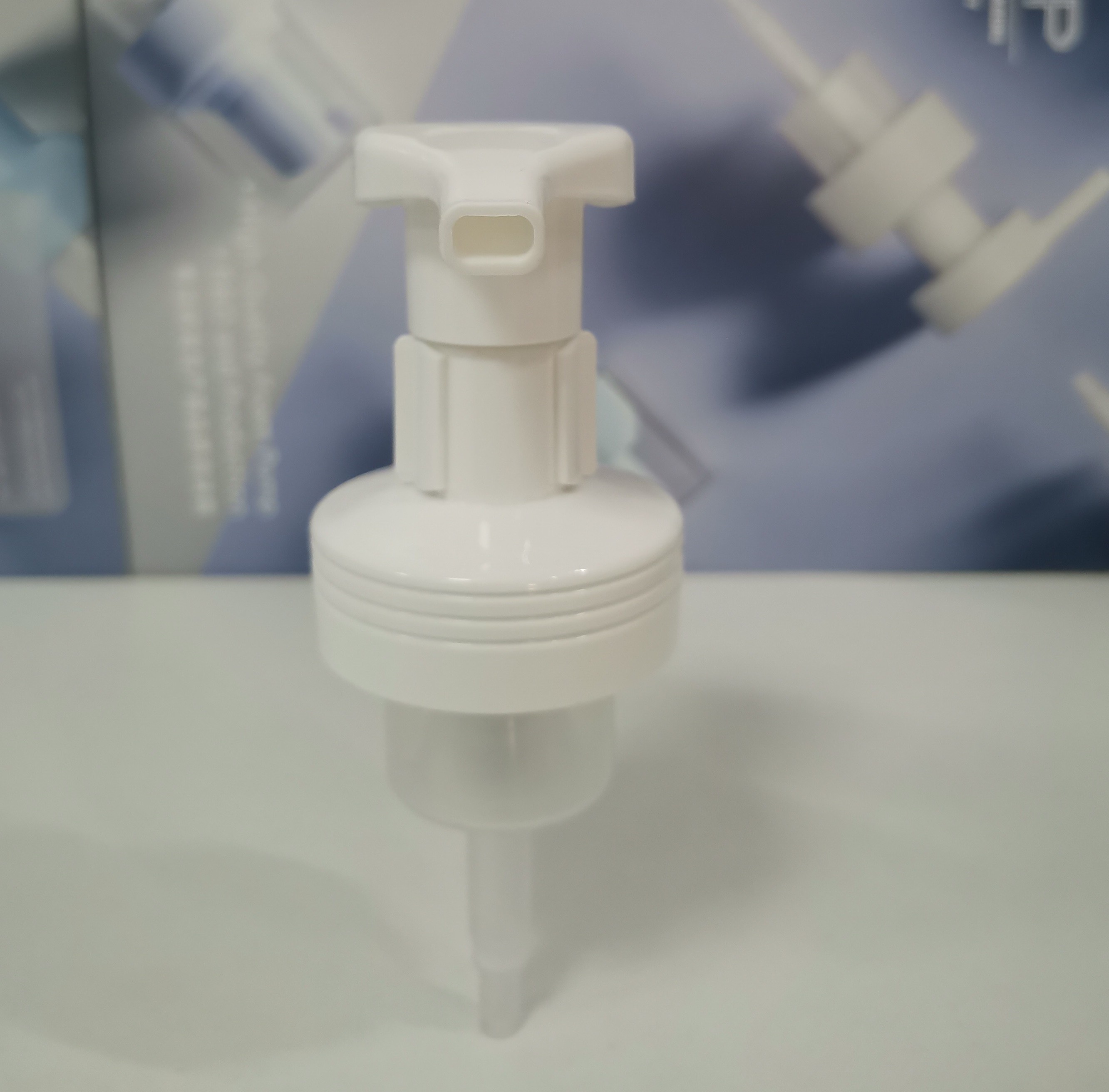 0.8-1.5CC Cosmetic Dispenser Pump With External Spring With Defference Size