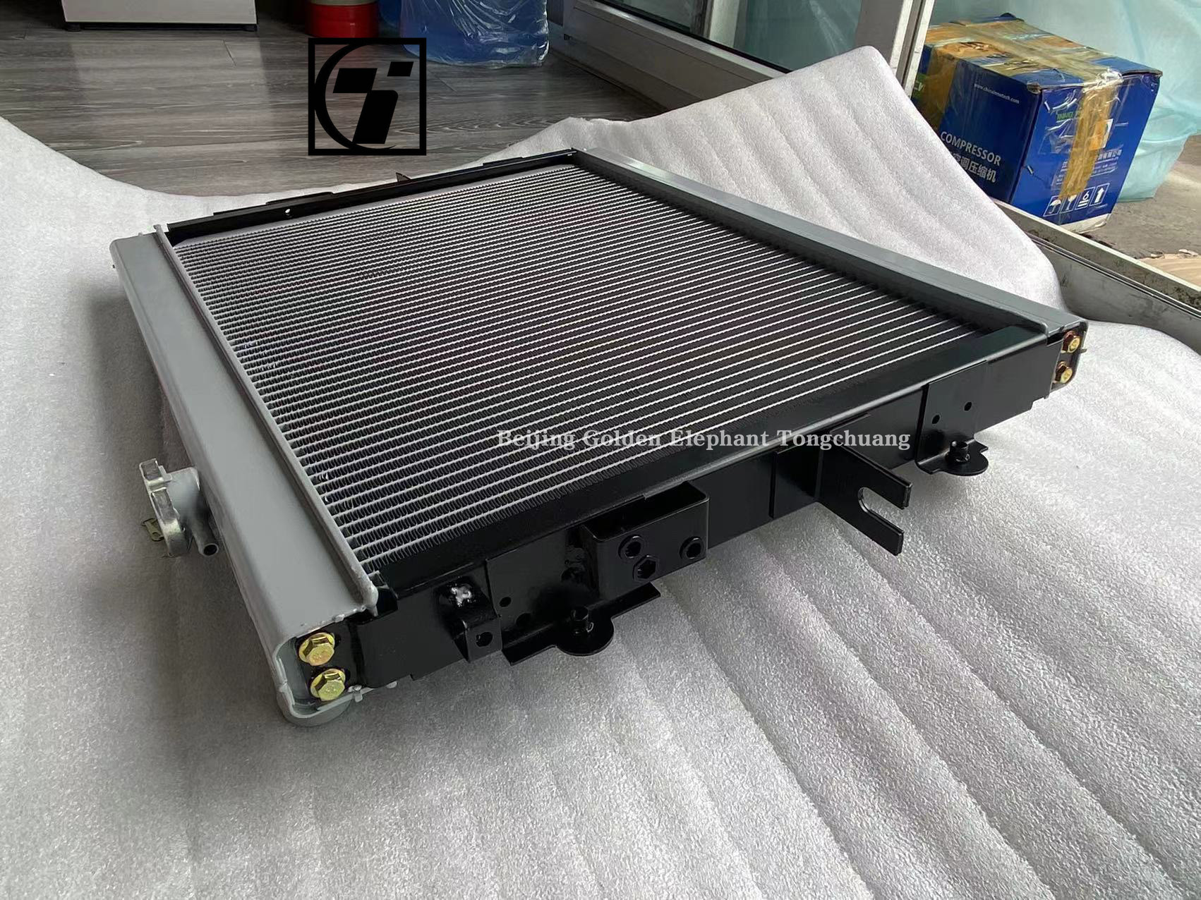 Foton VQ Engine Tank Radiator Assembly L0130080005A0 with Light Kao-Bell Era Fittings