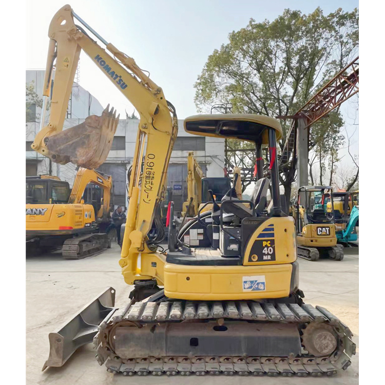 2019 Year Model 4 Ton Used Excavator Komatsu PC40 in Shanghai Crawler Chain Moving Type