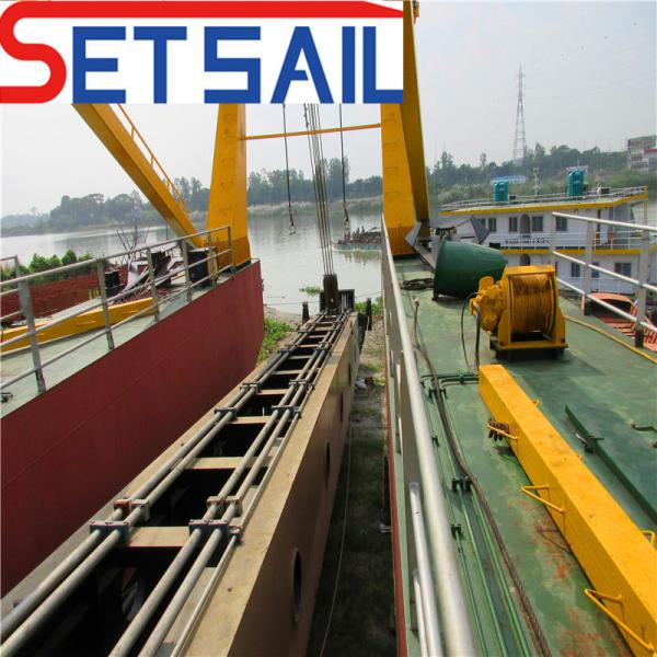 Set Sail Cutter Suction Dredger with 9000m3 Water Flow and Hydraulic Diesel