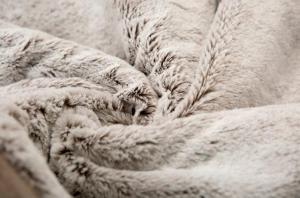 Wholesale Super Soft Fake Fur Blanket For Home Hotel Bed / Chair , Plush Fake Fur Comforter from china suppliers