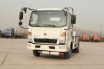 Howo 4×2 Oil Tanker Lorry / High Safety Light Duty Fuel Transport Trucks 8280