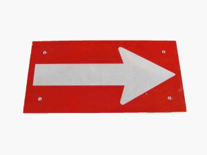 Wholesale L400*W280*H2.0mm 3M Reflective Film Arrow Board Signs from china suppliers
