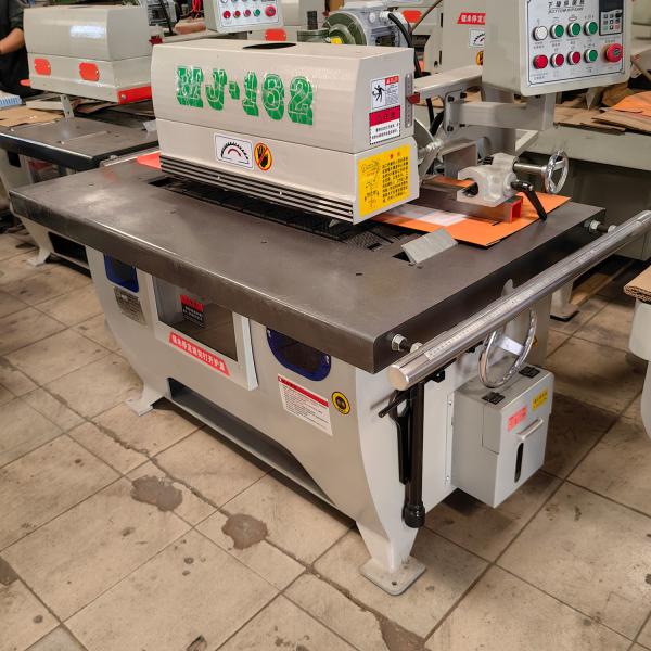 850 KG High Precision Wood Cutting Vertical Single Rip Saw Machine For Thickness