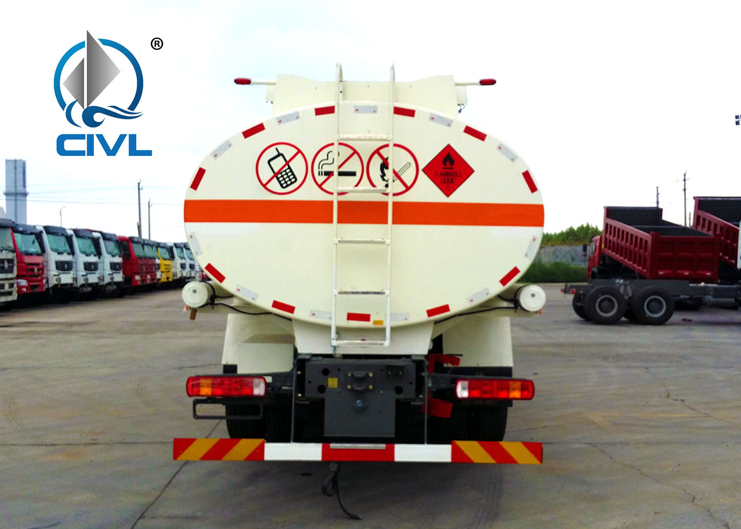 Heavy Duty Sinotruk Howo A7 Liquid Tanker Truck ZZ4256M2946F Fuel Tanker Oil Tank Truck