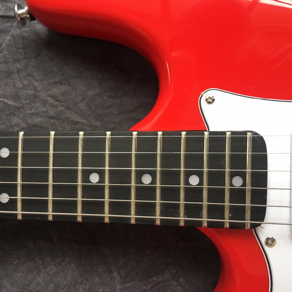 ST back metal red electric guitar, can be modified according to customization requirements
